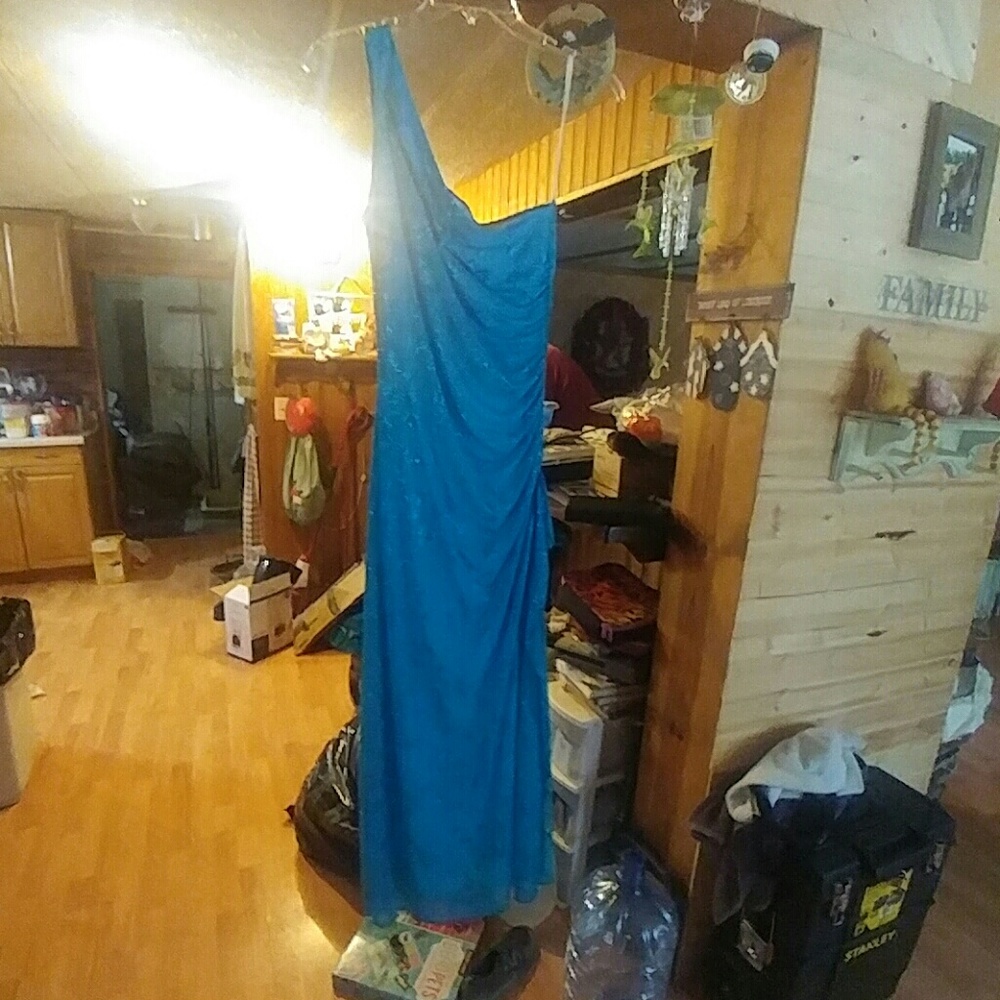 Dress - Picture 2 of 2