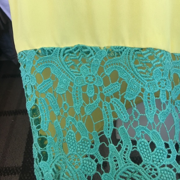 Willa Blouse - Picture 3 of 4