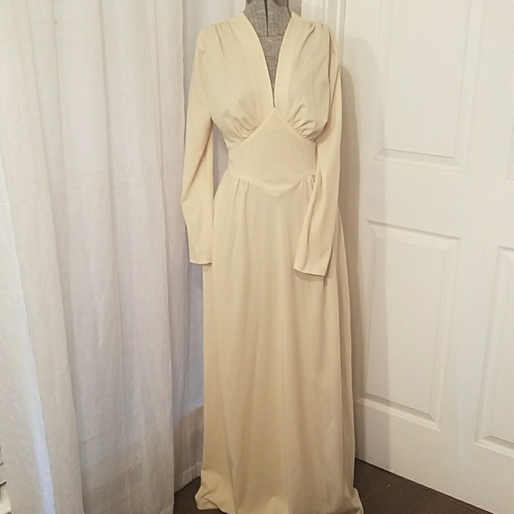 Vintage 1930s style cream evening maxi dress