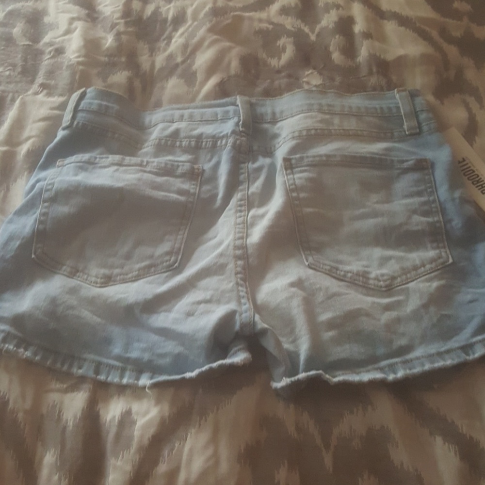 NWT RIPPED DENIM SHORTS - Picture 2 of 4