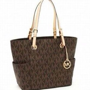 ••Michael Kors Tote••