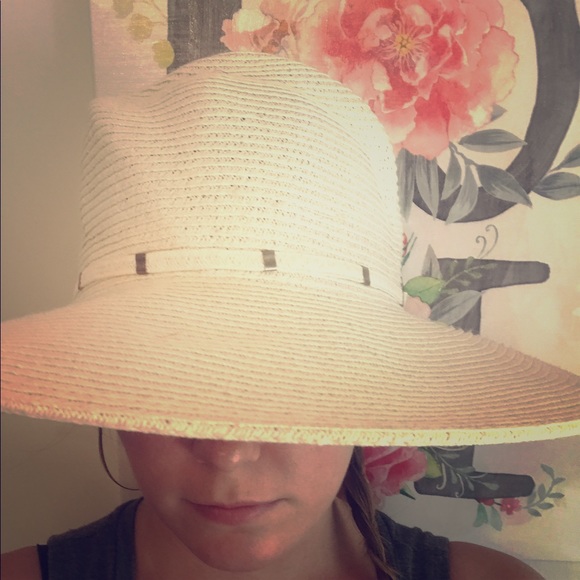 NWOT NINE WEST WHITE, STUDDED SUMMER HAT - Picture 1 of 3