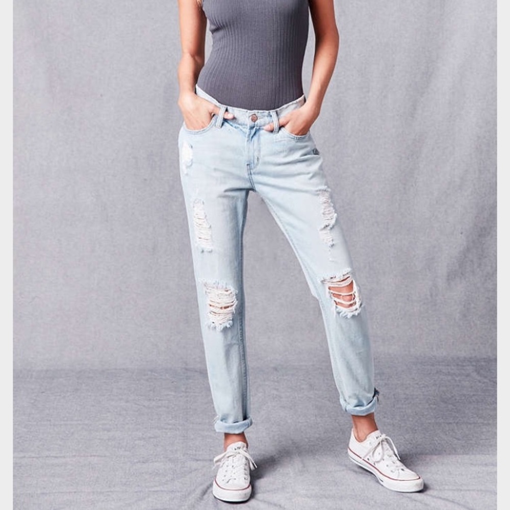 Urban Outfitters BDG low rise boyfriend jeans!