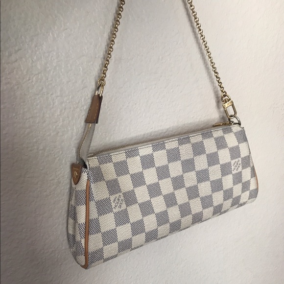 ‼️SOLD‼️ elsewhere Authentic LV Eva Clutch in DA - Picture 3 of 8
