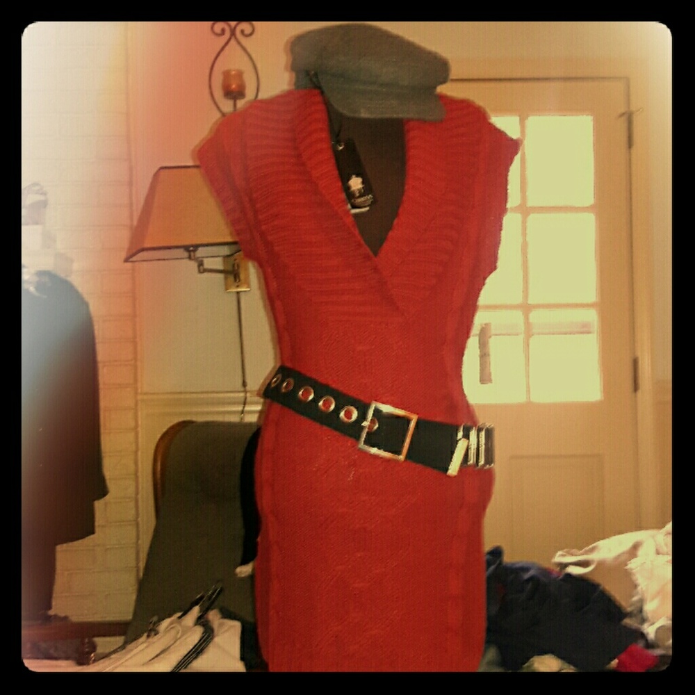 Sweater outfit. DEREK HEART. HAT- CHRISTYS.