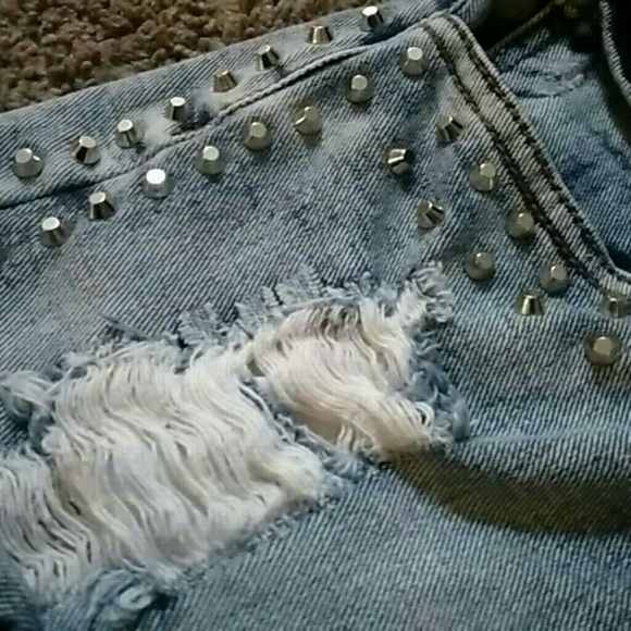 Forever 21 stud and rip jean shorts - Picture 3 of 3