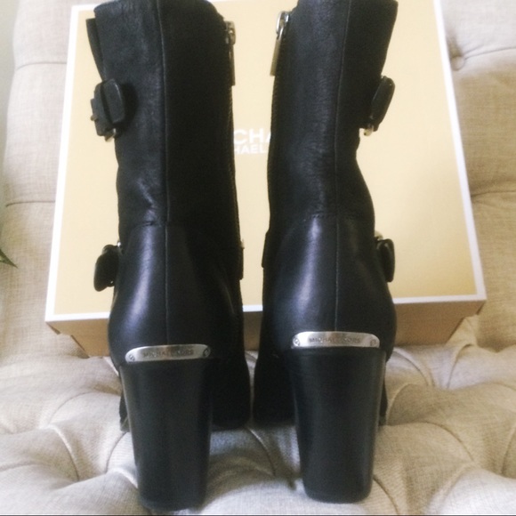 New Michael Kors leather ankle bootie - Picture 4 of 7