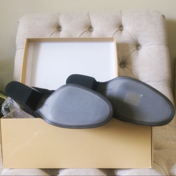 New Michael Kors leather ankle bootie - Picture 5 of 7