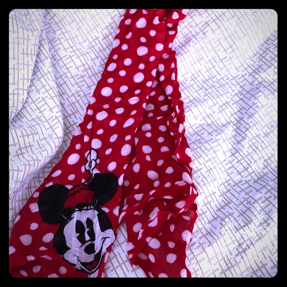 Minnie Mouse scarf