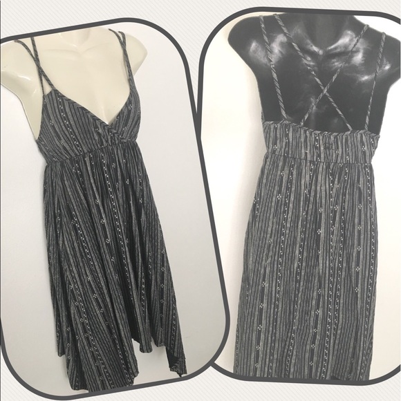 Vans Dresses & Skirts - VANS blk / white skater spaghetti strap dress EUC