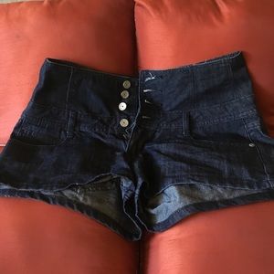 HIGH WAIST SHORTS