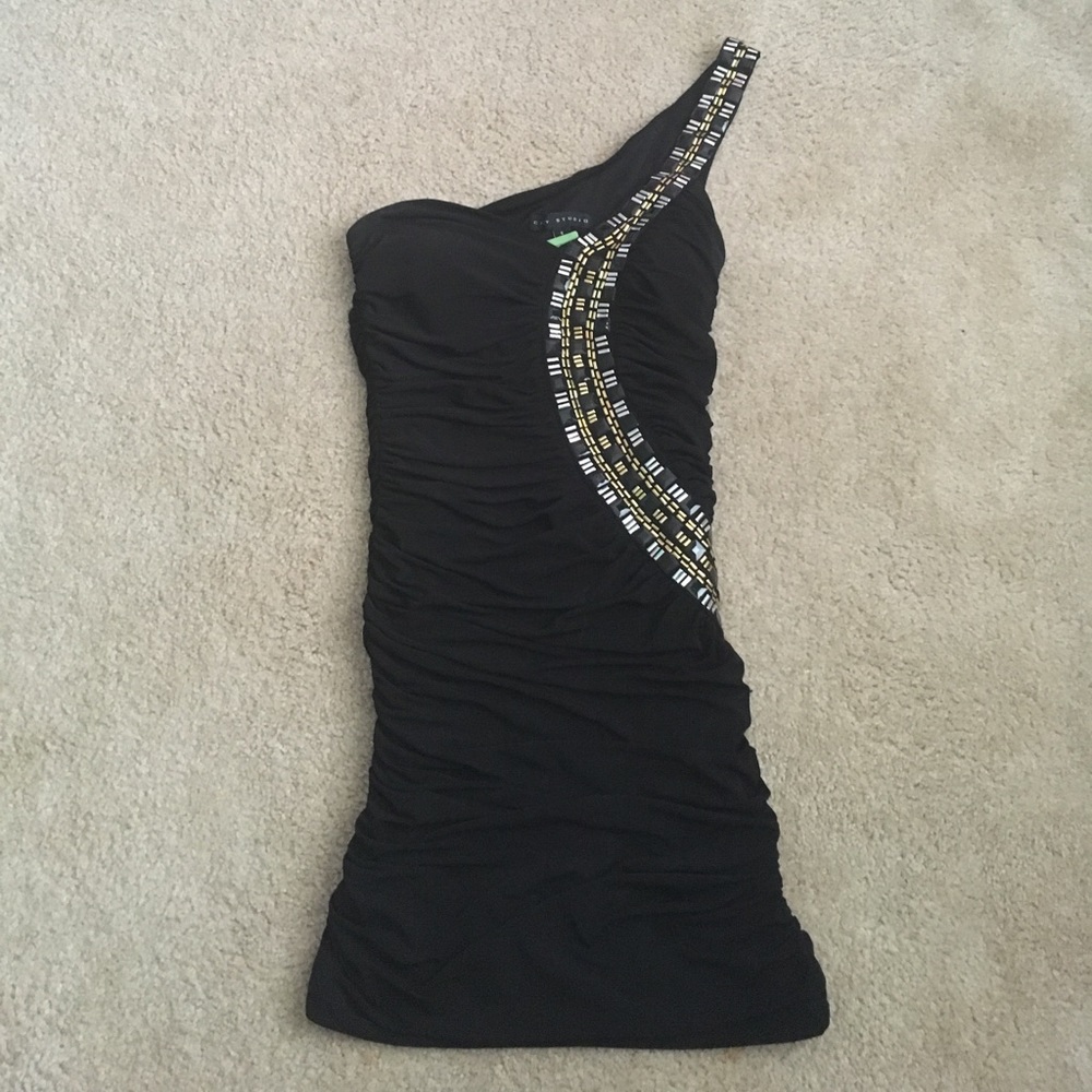 One-shoulder dress black w/ gold & silver charms