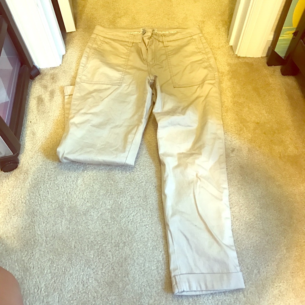 Khaki capris