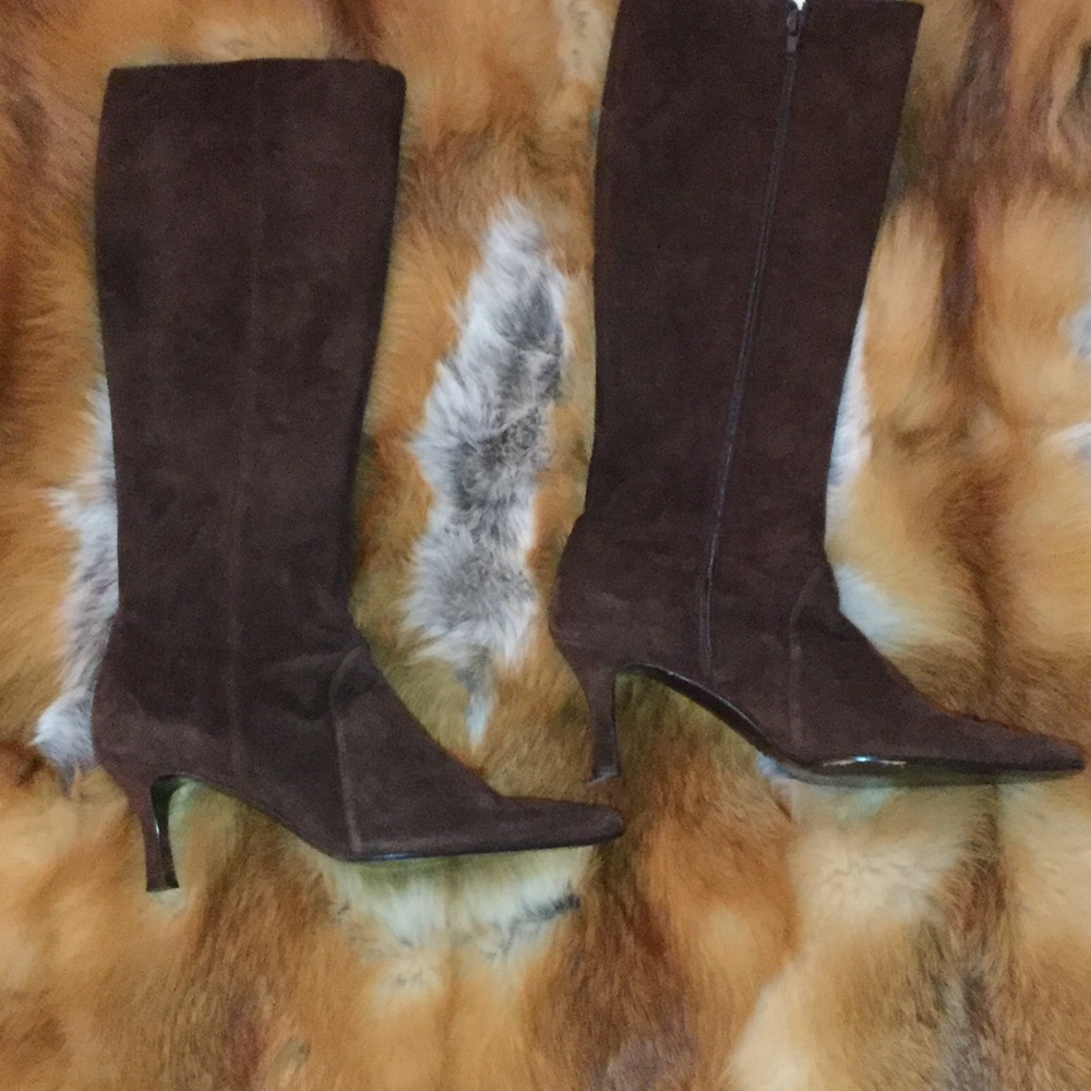 Brown kitten heel boots