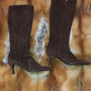 Brown kitten heel boots