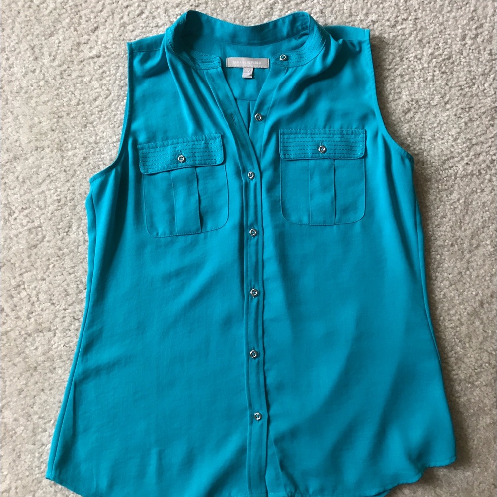Banana Republic button down sleeveless blouse