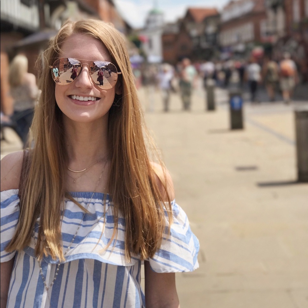 Meet your Posher, Hannah