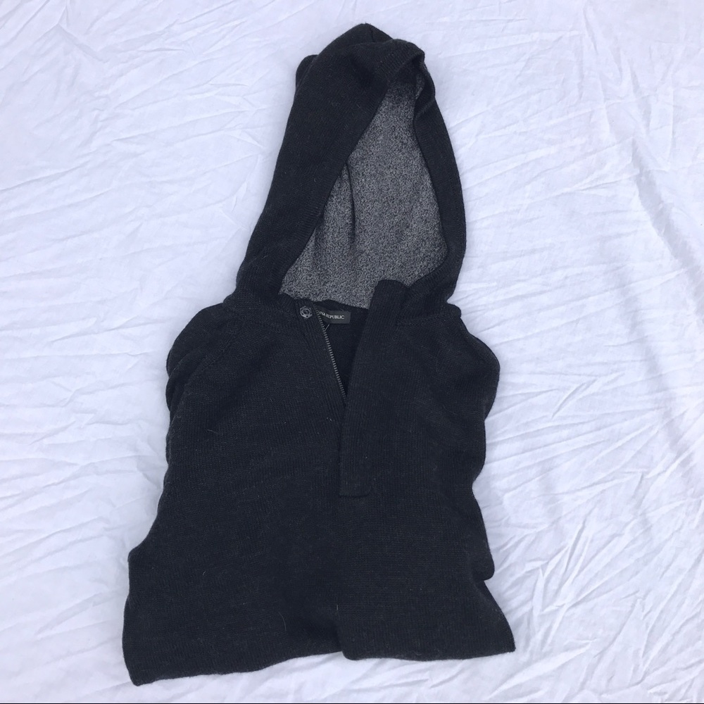 Banana Republic sweater with zipper and hood