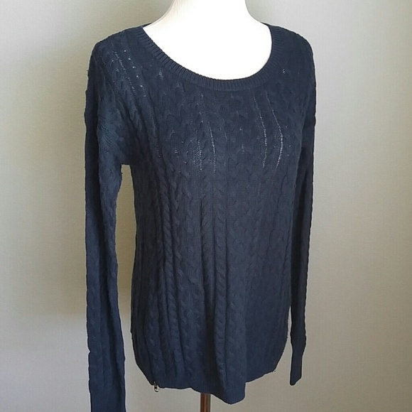 American Eagle Outfitters Sweaters - American Eagle side zip sweater