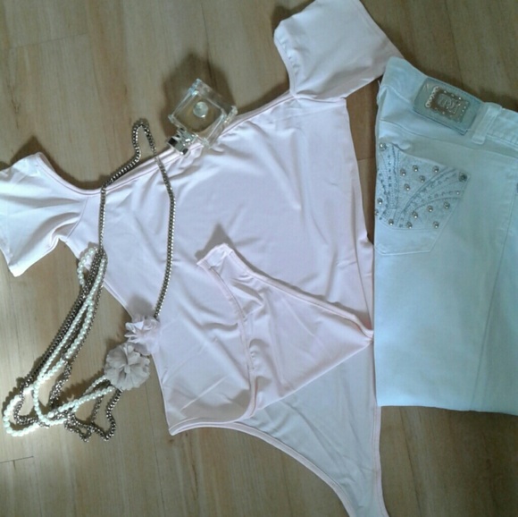 🌞Save on bundle 3 for $55 bodysuit🌞 - Picture 3 of 8