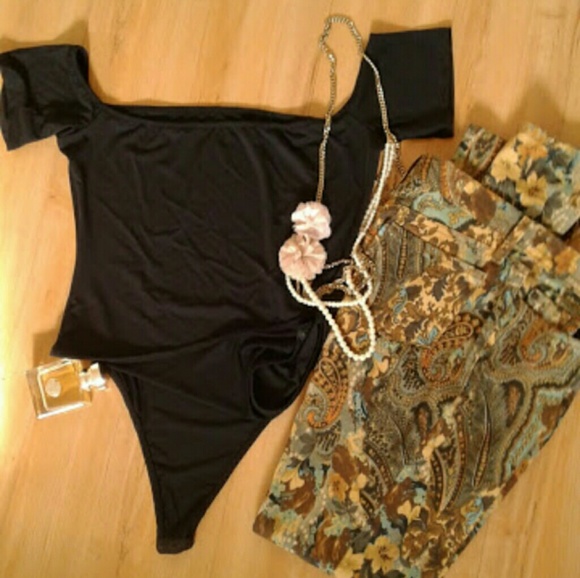 🌞Save on bundle 3 for $55 bodysuit🌞 - Picture 5 of 8