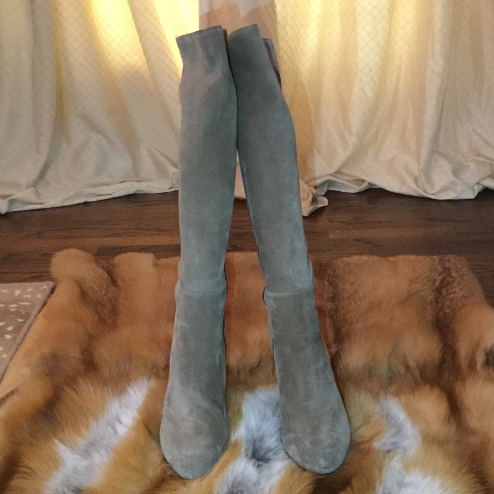 Vera Wang Tan suede heeled boots