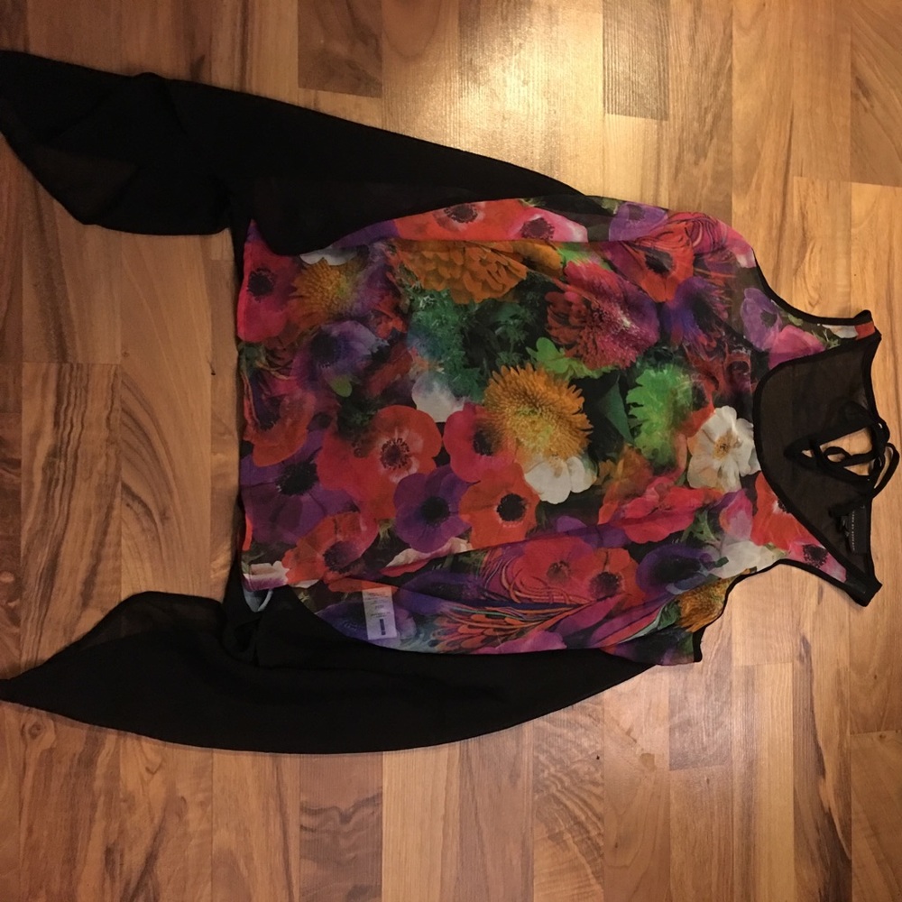 Shear floral & black top