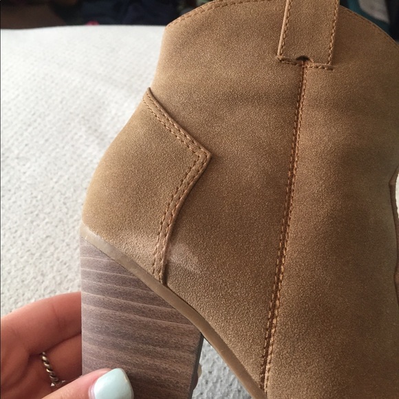 Tan booties - Picture 5 of 7