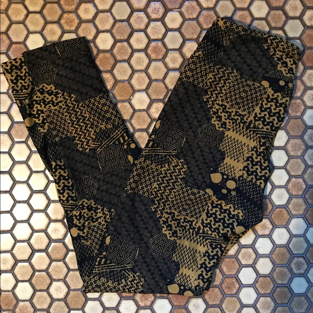 Lularoe OS leggings - Black and Gold