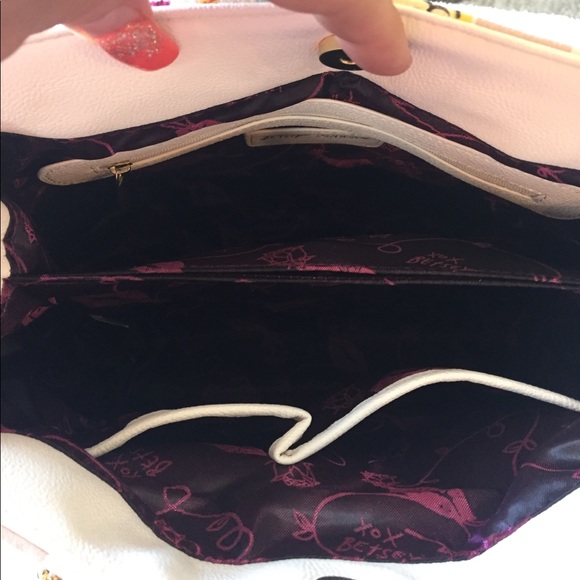 🌸NWOT! BETSEY JOHNSON FLORAL HANDBAG - Picture 4 of 5