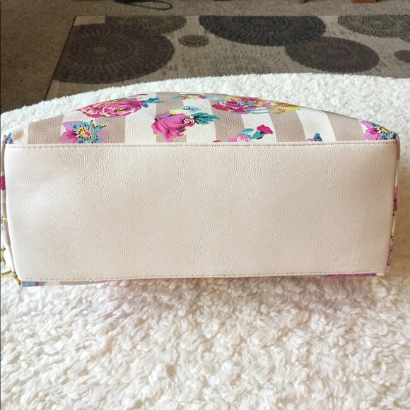 🌸NWOT! BETSEY JOHNSON FLORAL HANDBAG - Picture 5 of 5
