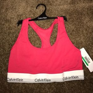 NWT‼️ Calvin Klein Sports Bra