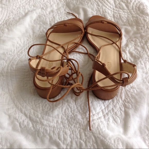 👡 Nine West Sandals - Picture 3 of 8