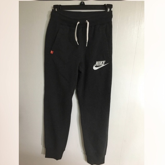 Nike Pants - Nike crop joggers