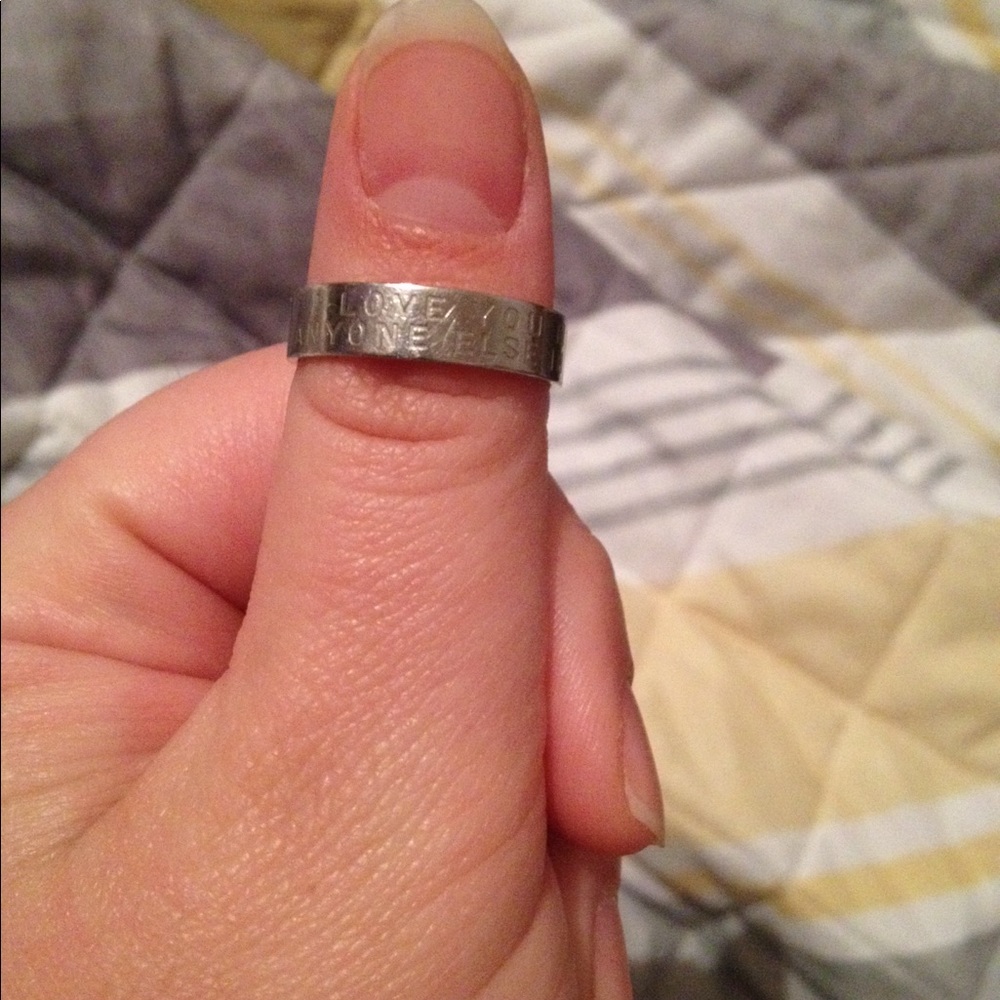 Unisex wedding band
