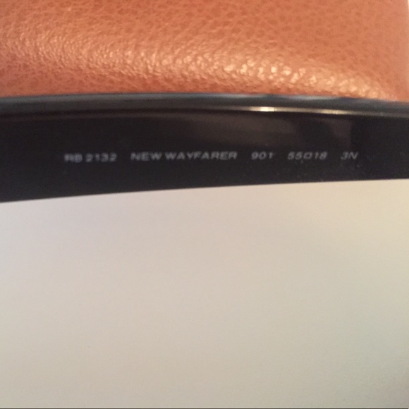 Classic RayBan black sunglasses - Picture 5 of 6