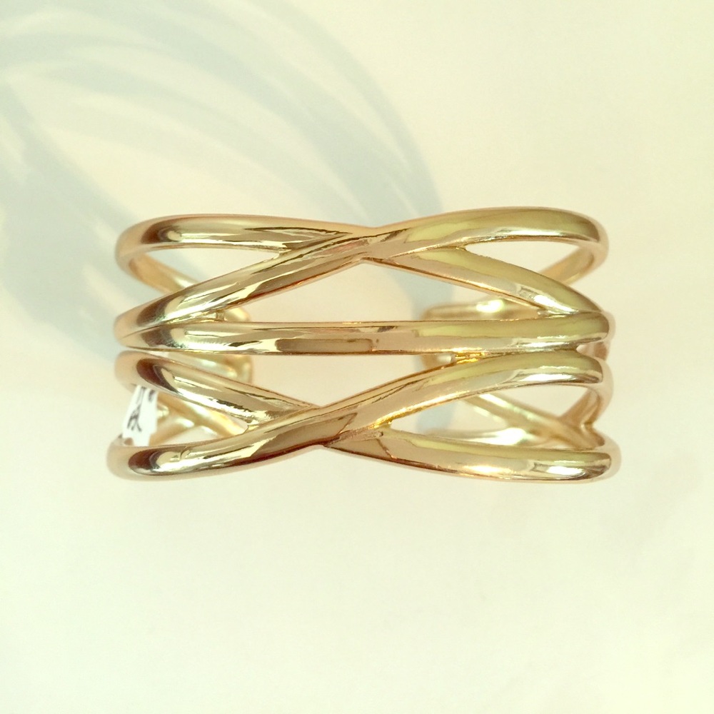 Stella & Dot NWOT Gold Adelina Cuff Bracelet