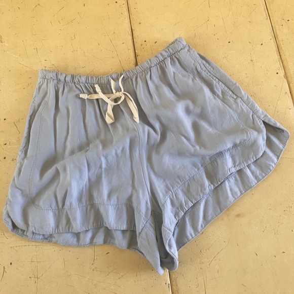 Brandy Melville Pants - brandy Melville blue shorts