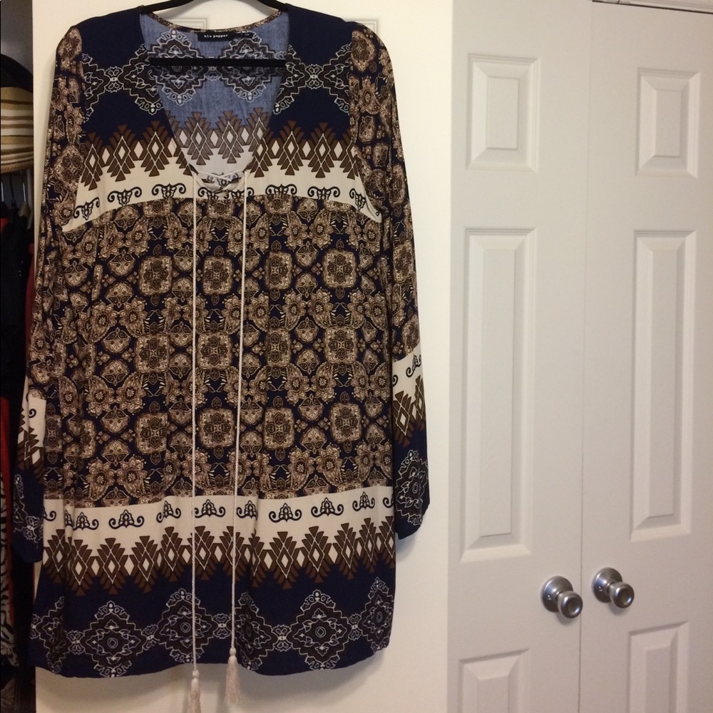 Tunic dress above the knee