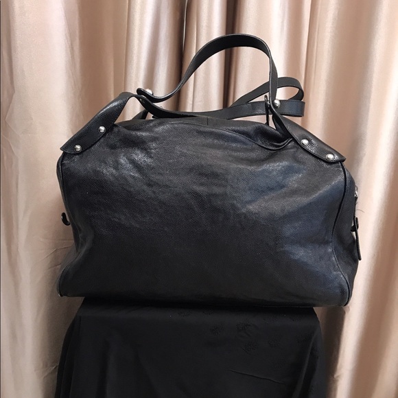 Chanel Pocket in The City Cavier Traveling Bag - Picture 2 of 5