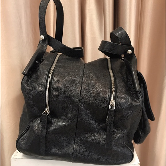 Chanel Pocket in The City Cavier Traveling Bag - Picture 5 of 5