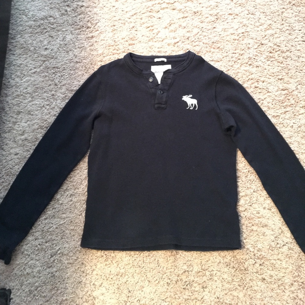 Navy blue Abercrombie & Fitch long sleeve shirt
