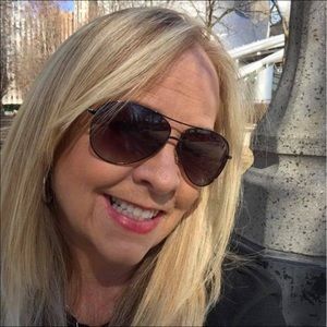Meet your Posher, Jen