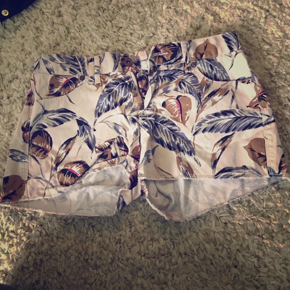 Madewell feather print shorts