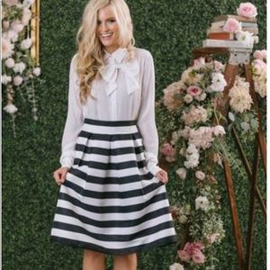 Black and white stripe long skirt