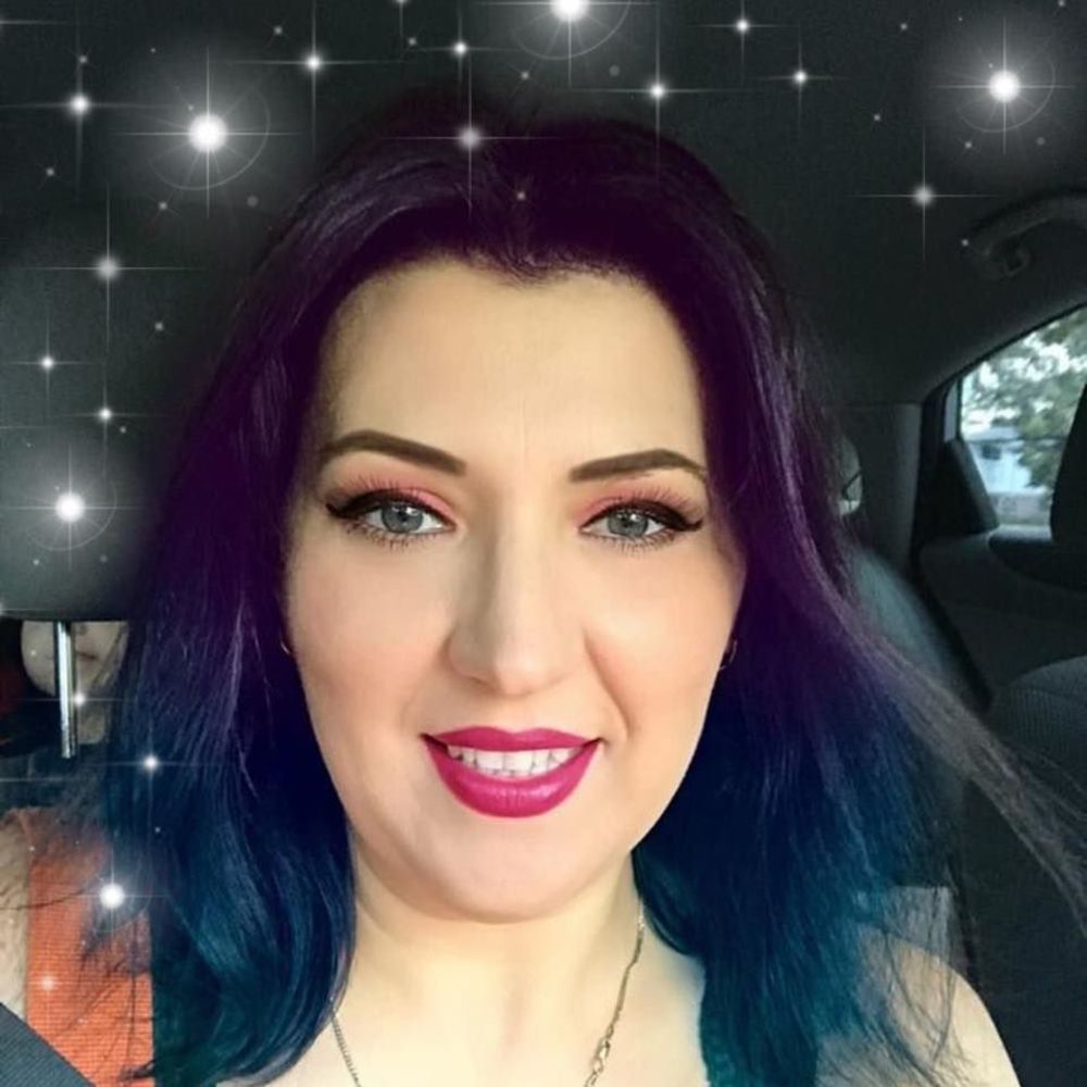 Meet your Posher, Elena