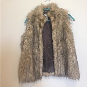 Kenar Faux Fur Vest