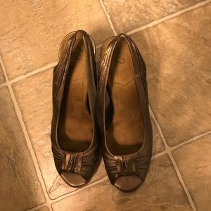 Bronze A2 by Aerosoles sandals. Size 10