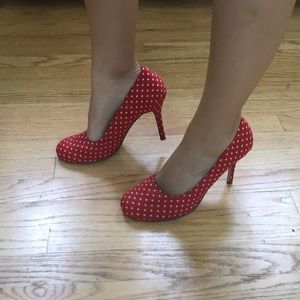 Polka dot pinup heels