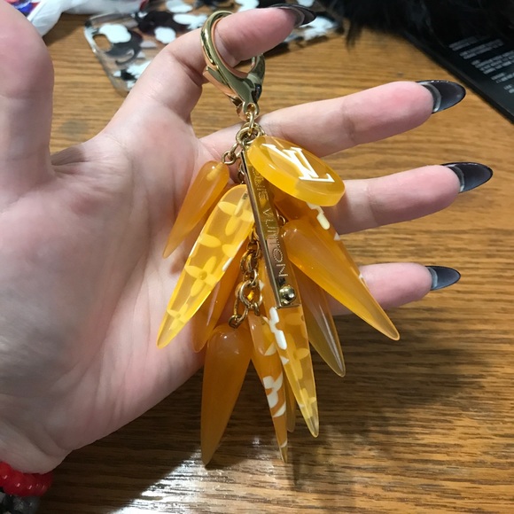 SOLD- Fashion keychain 🎉 - Picture 2 of 4